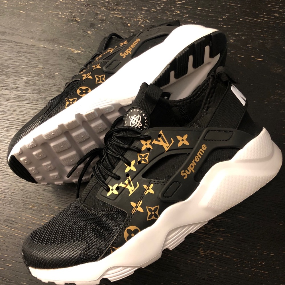 Nike Supreme LV shoes